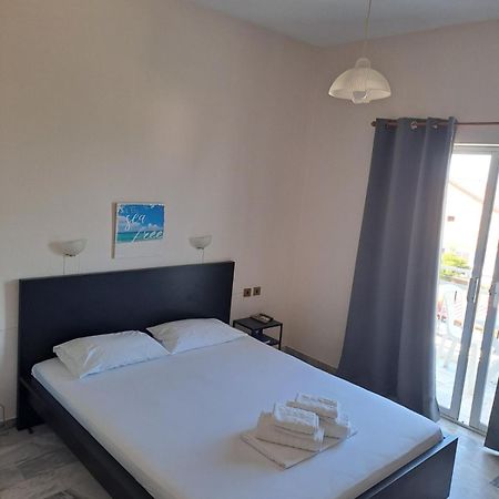 Golden Beach-Tsianis Apartments Nea Mesangala Exterior photo